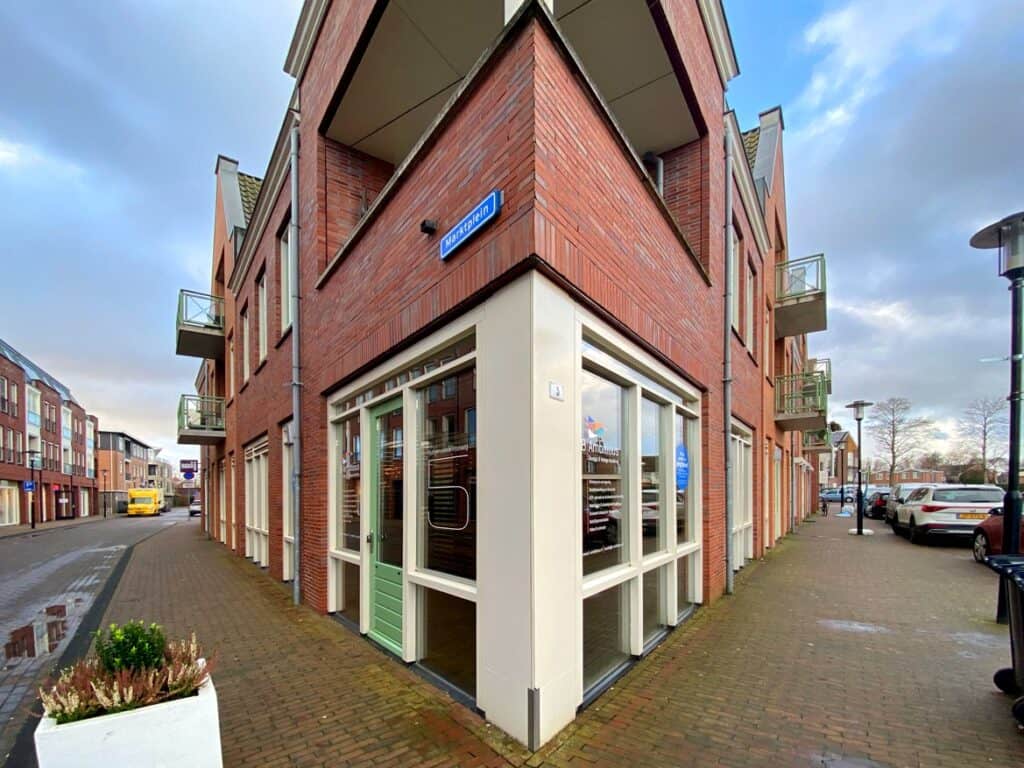 Buitenkant van gebouw van b-ambitious